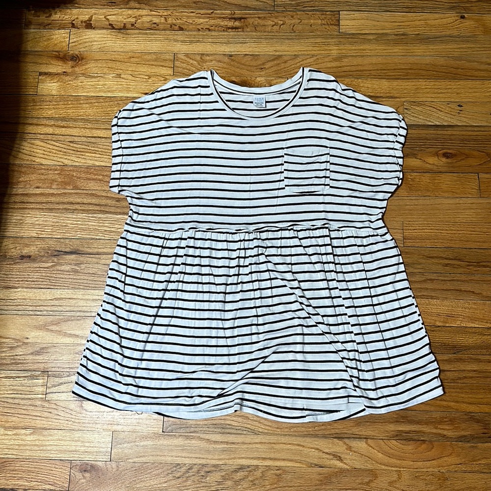 Time and Tru maternity top